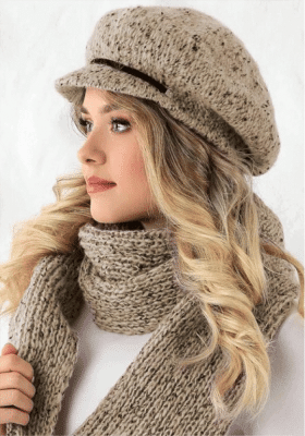 Топъл дамски комплект от каскет и шал в бежов меланж - модел Dominga