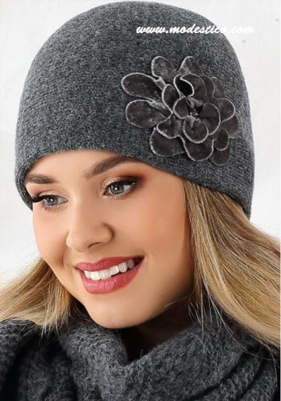 Стилна сива шапка Magnolia